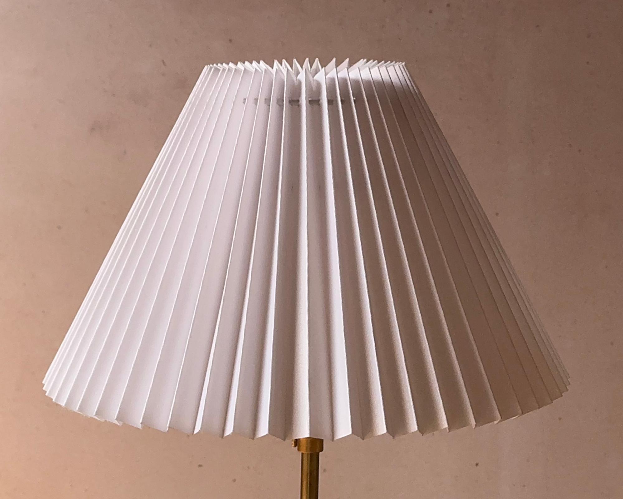 White Knife-Pleat Shade – Matt Alford Studio