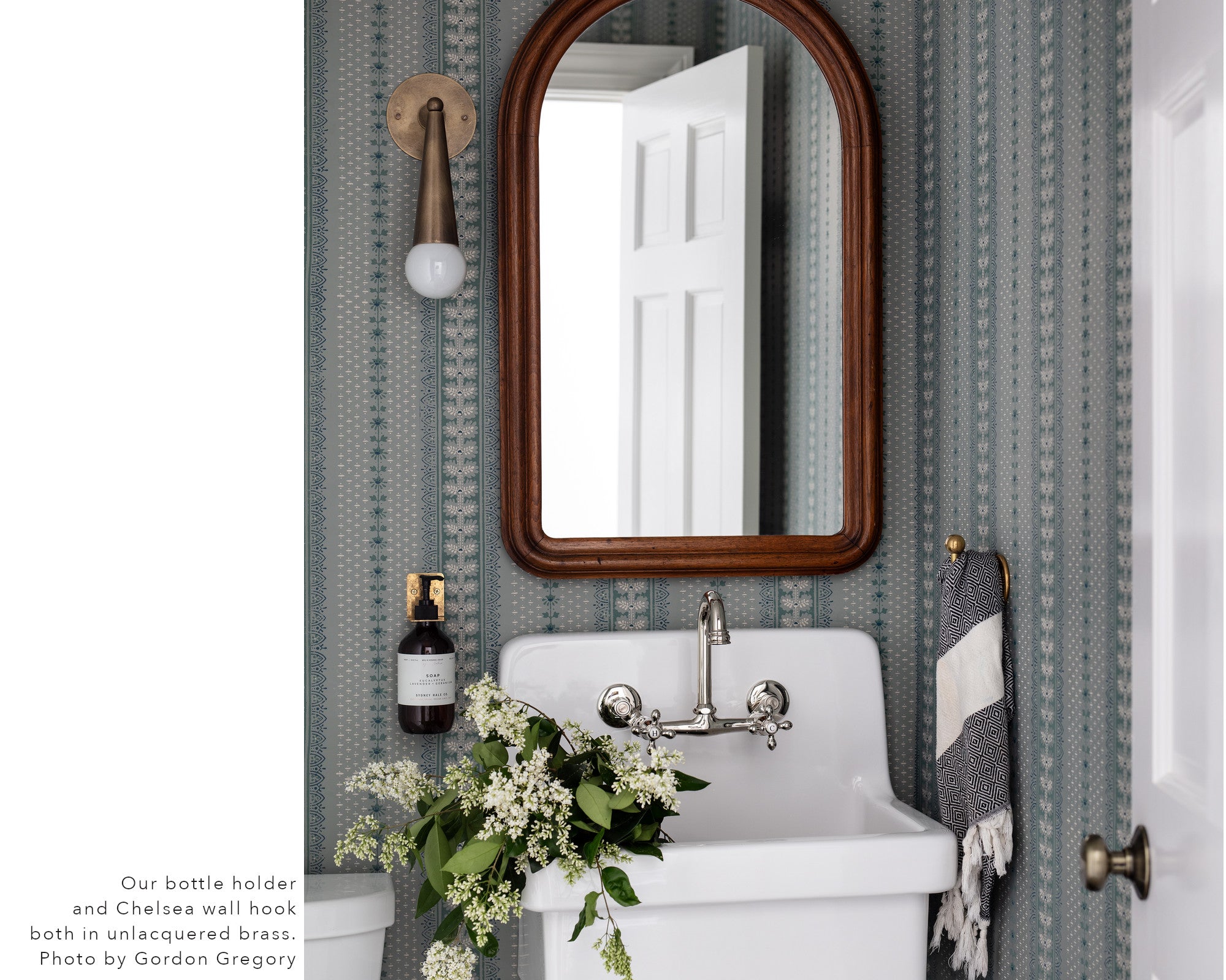 Brass Pump Bottle Holder – Wall-Mounted Soap Dispenser Bracket