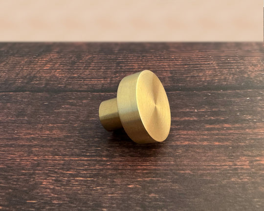 The Studio Knob, smooth edge