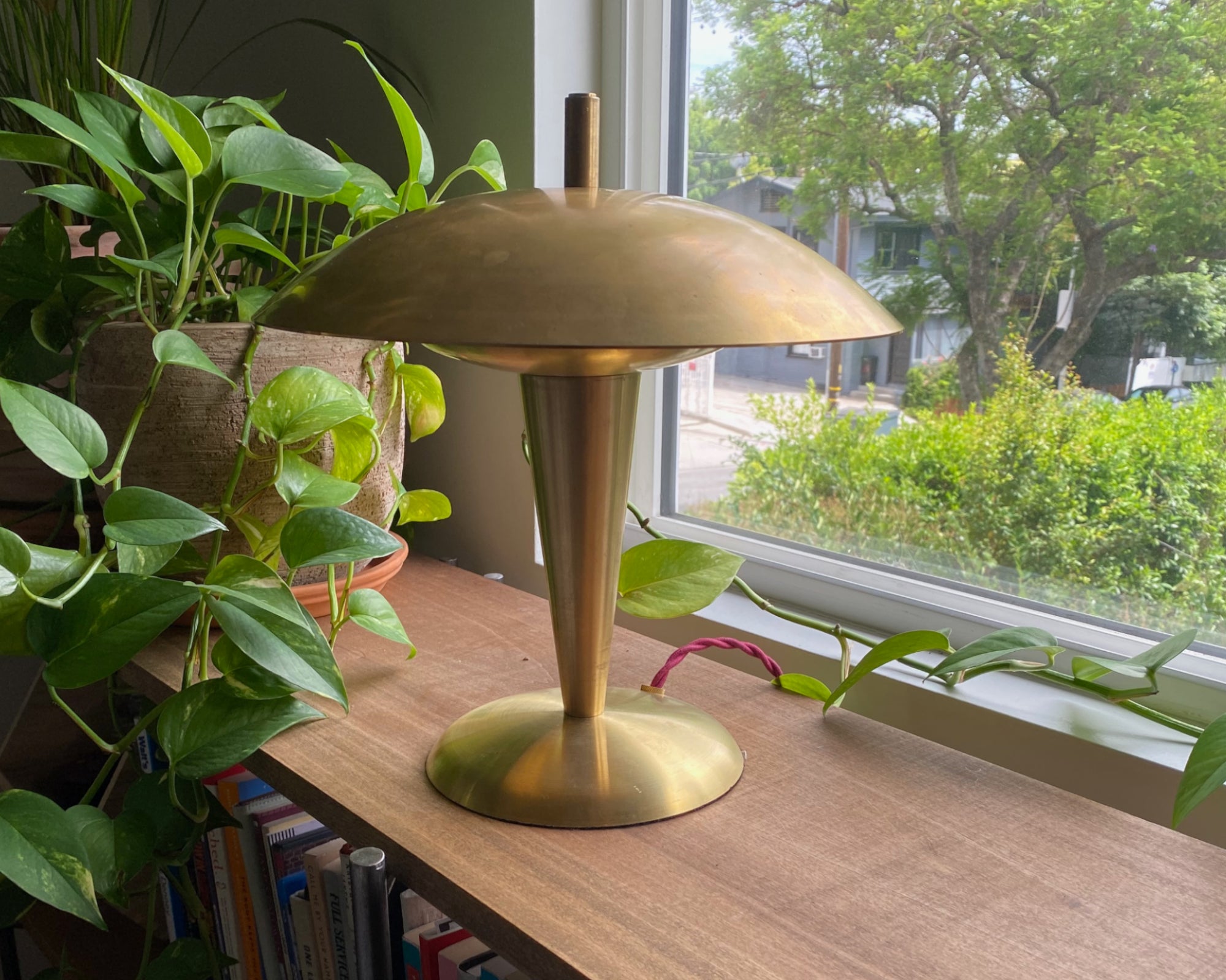 Astro Table Lamp – Retro Brass Accent Light with Downward Glow